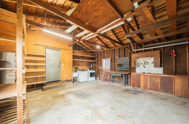 914 Junipero Way, Salinas CA: https://media.crmls.org/mediaz/68ce6ea9-bb2d-4d35-91b2-e87295af6450.jpg