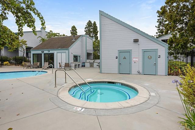 Detail Gallery Image 15 of 16 For 3272 via Alicante, La Jolla,  CA 92037 - 3 Beds | 2/1 Baths