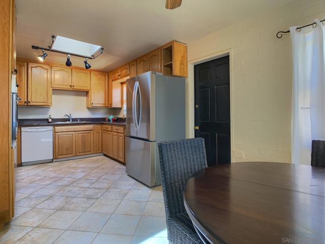1445 Terracita Ln, Alpine CA: https://media.crmls.org/mediaz/68cee80b-6c26-439c-8518-3d3fd9b9fcf4.jpg