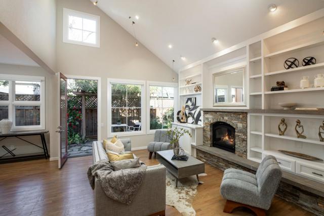 988 Menlo Avenue, Menlo Park CA: https://media.crmls.org/mediaz/68cf70b0-acd7-4e52-8216-06092908e03c.jpg