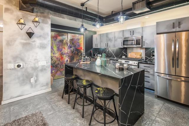 350 11th Avenue, San Diego CA: https://media.crmls.org/mediaz/68d00510-710c-418a-947a-3c355ab445d9.jpg