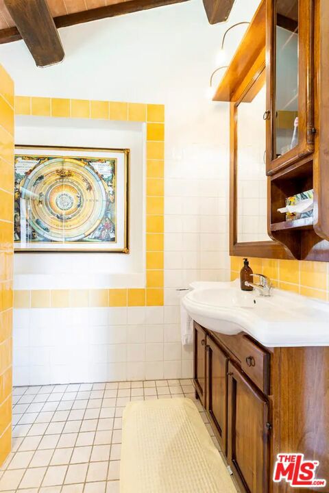 10 Via San Lorenzo, Umbria, ITALY,  CA: https://media.crmls.org/mediaz/68d08dda-fe9e-41a7-b132-03af6f01f269.jpg