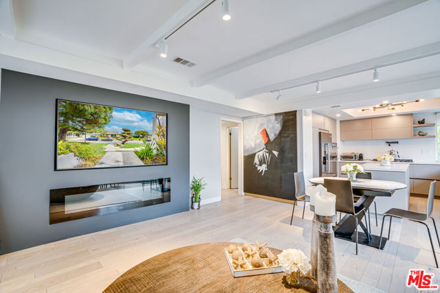 4101 Tarrybrae Terrace, Tarzana CA: https://media.crmls.org/mediaz/68d10fe6-e801-48f3-9787-8ef9ddfc464b.jpg