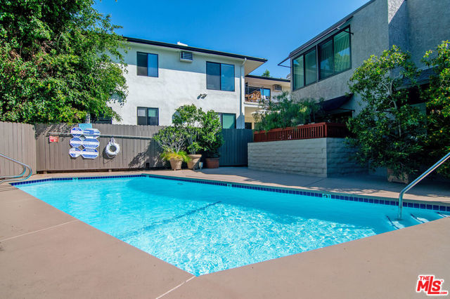 1621 Hilts Avenue, Los Angeles CA: https://media.crmls.org/mediaz/68d18967-db77-4d11-9a43-174a0e6ef442.jpg
