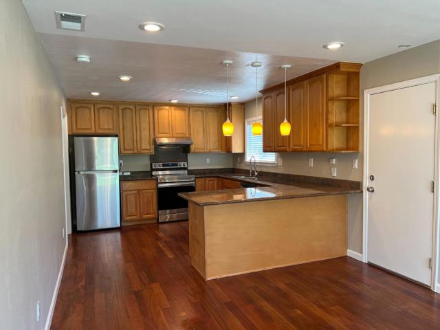 869 Loma Verde Avenue, Palo Alto CA: https://media.crmls.org/mediaz/68d1a953-7d77-46c8-98e6-567193f3379a.jpg