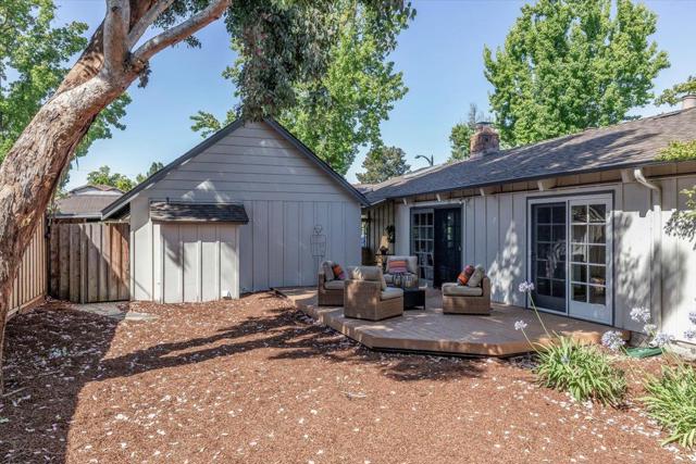 3325 Saint Michael Drive, Palo Alto CA: https://media.crmls.org/mediaz/68d1e624-b3bd-4f81-bcd5-81aa1fcc11b7.jpg