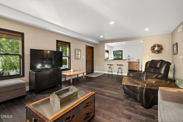 1052 New York Drive, Altadena CA: https://media.crmls.org/mediaz/68d228f8-7501-415c-9d7e-9b5414d5d38b.jpg