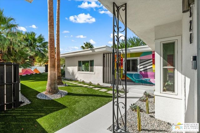 2324 N Girasol Avenue, Palm Springs, CA 92262