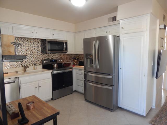 2010 Lawrence Crossley Road #1, Palm Springs, CA 92264