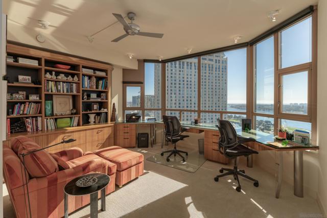 700 W Harbor Dr, San Diego CA: https://media.crmls.org/mediaz/68d299ed-9dd7-4e19-bc28-fdd1c554b1aa.jpg
