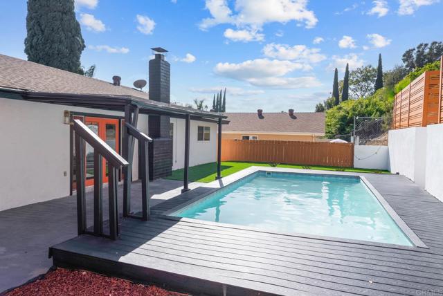 10410 Fairhill Drive, Spring Valley CA: https://media.crmls.org/mediaz/68d2af04-d31a-46a7-875d-dcee954ecfb3.jpg