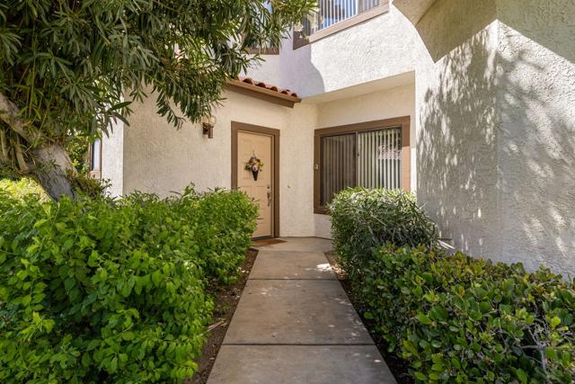79822 Olympia Fields, La Quinta CA: https://media.crmls.org/mediaz/68d2dd1f-9297-449d-be5b-c65553ffc610.jpg