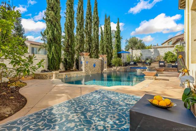 278 Avenida Loretta, Chula Vista CA: https://media.crmls.org/mediaz/68d2f618-f192-4a89-b6c5-9c95873b7d6f.jpg