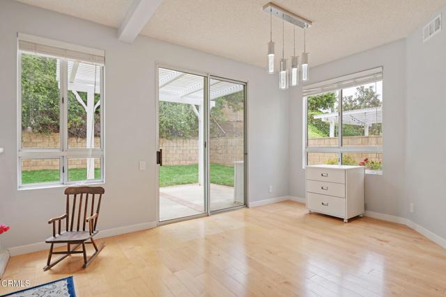 11998 Bubbling Brook Street, Moorpark CA: https://media.crmls.org/mediaz/68d3a36d-c5ac-41c1-82a3-8925cbef6295.jpg
