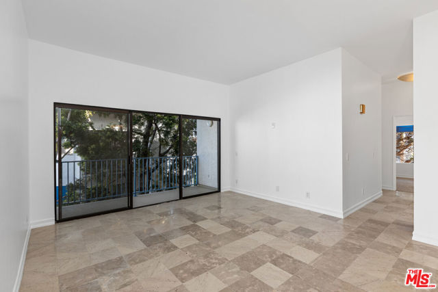 8324 Regents Road, San Diego CA: https://media.crmls.org/mediaz/68d47a2c-1d06-4f52-a8ff-006f974e0c44.jpg