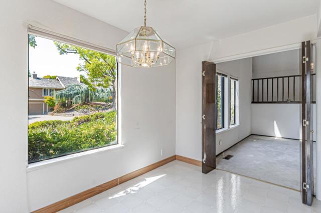 1440 Kring Way, Los Altos CA: https://media.crmls.org/mediaz/68d49e73-db91-41c3-b20e-8735b0b220e3.jpg