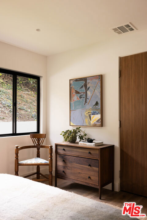 3546 Weslin Avenue, Sherman Oaks CA: https://media.crmls.org/mediaz/68d510c0-b131-4ce8-ad9b-58b19d5fa51f.jpg