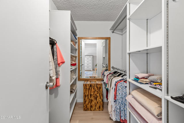 4230 Canoga Avenue, Woodland Hills CA: https://media.crmls.org/mediaz/68d526bf-f8bc-43f7-a906-522d7d01f23f.jpg