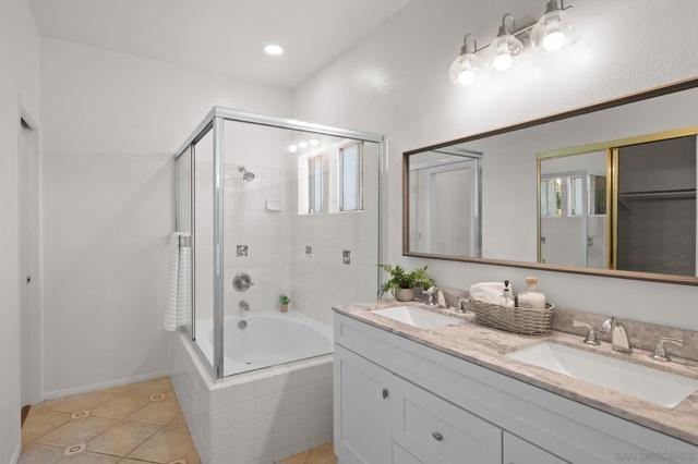 1669 Lisbon Pl, Escondido CA: https://media.crmls.org/mediaz/68d57151-fba9-4a1d-bc2a-c6877c39cc44.jpg