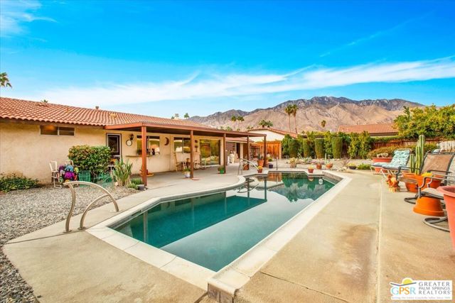 2250 Tamarisk Road, Palm Springs CA: https://media.crmls.org/mediaz/68d5d3a0-412d-4e68-8d7c-e07c0fe35edd.jpg