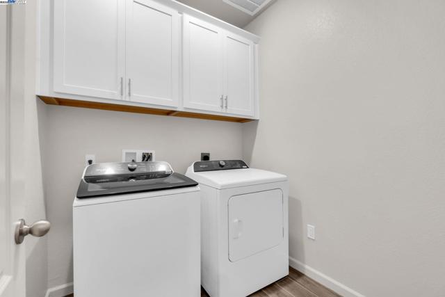 4171 Markovich Ct, Richmond CA: https://media.crmls.org/mediaz/68d617e3-2f8b-41b4-a593-4c75228548fa.jpg