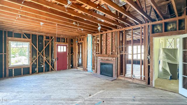 2560 Allen Avenue, Altadena CA: https://media.crmls.org/mediaz/68d61cf0-18c1-4790-827a-244e7f6a6c6f.jpg