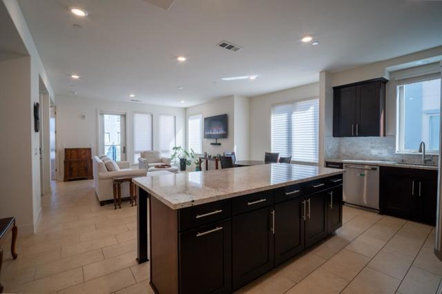Image 30 of 47 For 708 Eppleton Lane 204