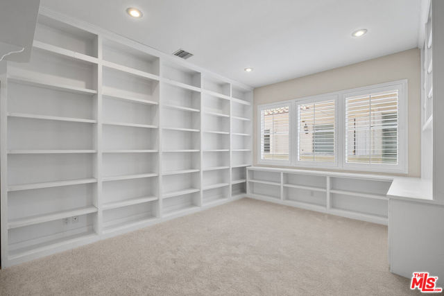 2046 Palisades Drive, Pacific Palisades CA: https://media.crmls.org/mediaz/68d675ad-41ab-48b6-8c02-9a4d2215ccb0.jpg
