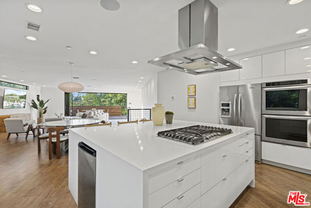 3873 Berry Drive photo 4