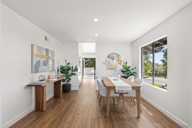 Image 7 of 37 For 863 Violet Ct