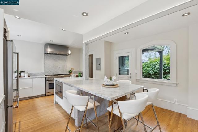 91 Tunnel Rd, Berkeley CA: https://media.crmls.org/mediaz/68d77c0a-21fc-4807-a6a0-4d9a9cd20d85.jpg