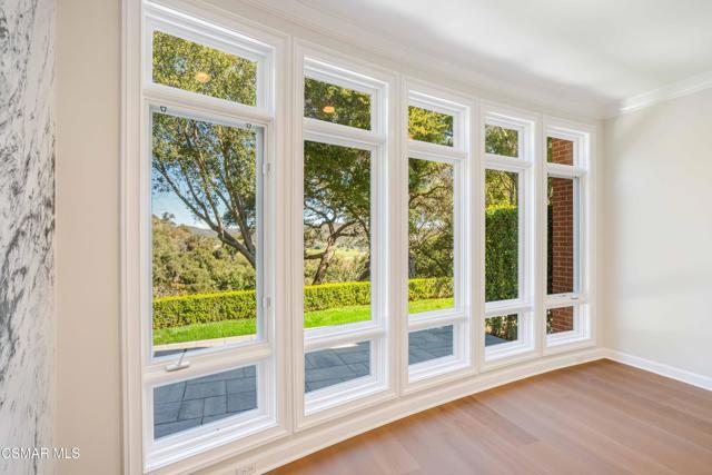 2306 Heatherbank Court, Thousand Oaks CA: https://media.crmls.org/mediaz/68d839c7-0e97-45e0-8341-757e24213cf1.jpg