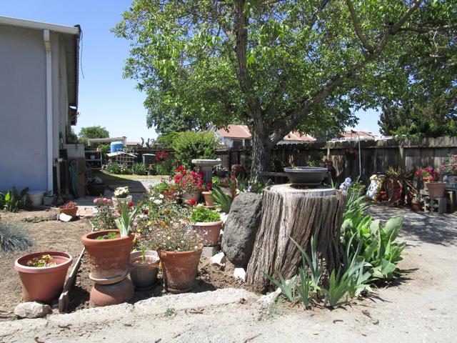 2025 Pacheco Pass Highway, Gilroy CA: https://media.crmls.org/mediaz/68d91f43-02c2-462a-a0e3-0f9354f7bffb.jpg