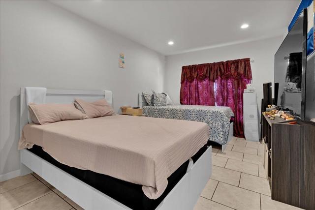 1238 Granada Avenue, Salinas CA: https://media.crmls.org/mediaz/68d95579-ddff-471c-a260-5425af531059.jpg