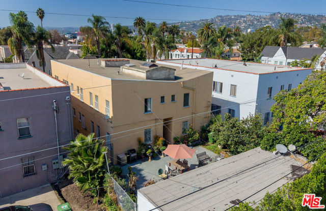 358 N Ogden Drive, Los Angeles CA: https://media.crmls.org/mediaz/68da27c2-f9c0-498a-9645-477fac52b852.jpg