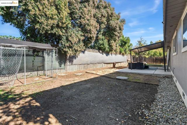 1311 Madison PL, Woodland CA: https://media.crmls.org/mediaz/68dab725-a1a1-4c31-b784-bbb6ad31a4f7.jpg