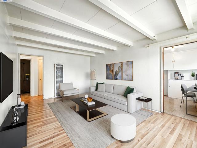 37114 Dondero Way, Fremont CA: https://media.crmls.org/mediaz/68daf63a-2135-4cad-b4af-7af787d3762c.jpg