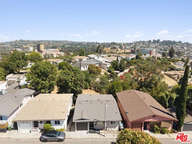 4938 O Sullivan Drive, Los Angeles CA: https://media.crmls.org/mediaz/68db2a25-8755-4841-b189-a56430cd51bf.jpg