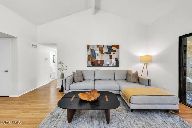 769 Birchpark Circle, Thousand Oaks CA: https://media.crmls.org/mediaz/68db5a9c-ba0b-4f89-9049-af4b8ad953c1.jpg