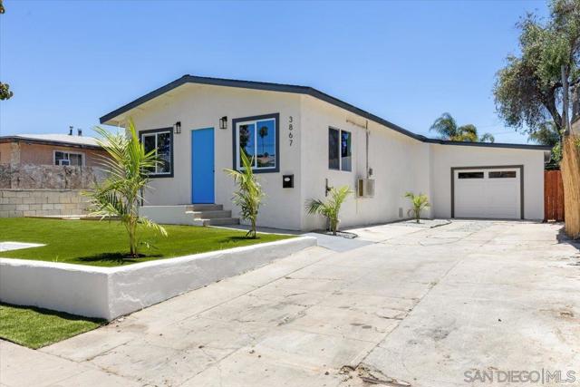 3867 Teak St, San Diego CA: https://media.crmls.org/mediaz/68dc6c6b-0c21-432f-9114-63b1e9ad930e.jpg