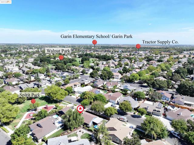 3061 Browning Ct, Brentwood CA: https://media.crmls.org/mediaz/68dca4b9-710b-4a71-bd8d-4113f595eaa6.jpg