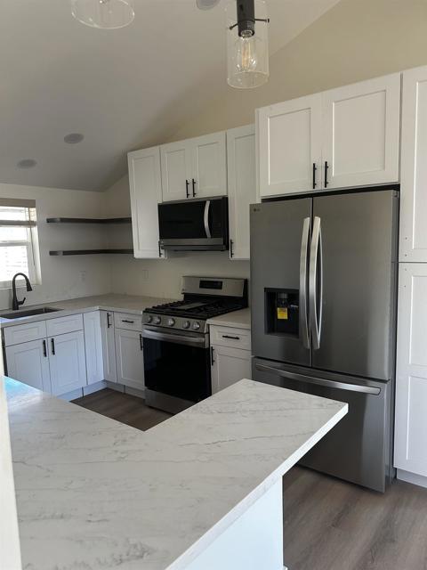 1656 Evergreen Ave, San Diego CA: https://media.crmls.org/mediaz/68dcaff6-1dcc-42df-9965-c44cf1dc40b9.jpg