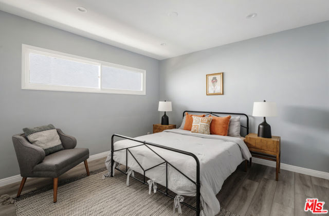 1142 Arbor Dell Road, Los Angeles CA: https://media.crmls.org/mediaz/68dccd88-1cc6-41ef-8890-90210cf71439.jpg