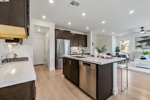 2002 Davoli Ct, San Ramon CA: https://media.crmls.org/mediaz/68dd630e-af56-4fe9-a790-76dfc004e666.jpg