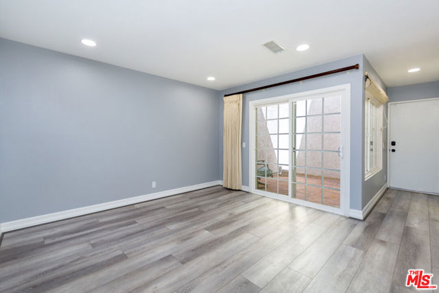 1017 Via Colinas, Thousand Oaks CA: https://media.crmls.org/mediaz/68dd966c-9933-47c5-b700-81e62ce714b2.jpg