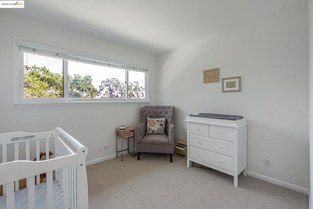 3336 Oak Ct, Lafayette CA: https://media.crmls.org/mediaz/68dee274-a783-43ff-9252-8059b84a807b.jpg