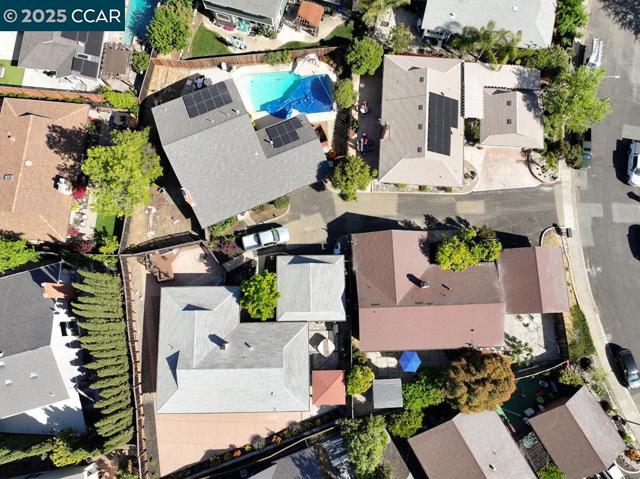 1821 Alicante Ct, Concord CA: https://media.crmls.org/mediaz/68dee9a6-7085-44b6-be8b-6522e3d52bf0.jpg