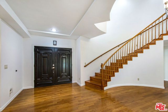 4521 Don Timoteo Drive, Los Angeles CA: https://media.crmls.org/mediaz/68deeb1c-43b5-4b88-97cc-3c068d61ecbc.jpg