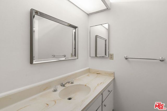 1718 Puente Avenue, Baldwin Park CA: https://media.crmls.org/mediaz/68df1ae0-dab8-4934-8e9c-2e1b6945b6b9.jpg