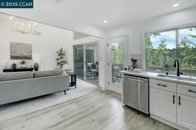 2175 Cactus Ct, Walnut Creek CA: https://media.crmls.org/mediaz/68df89b8-79a3-40d6-88f0-496a2ed1ec75.jpg